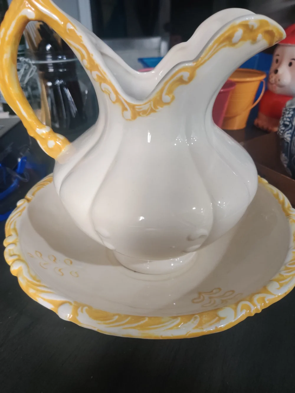 N/A cream ceramic
